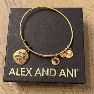 Alex and Ani Sandollar Bracelet in Gold with box